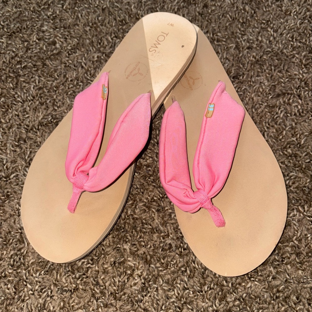 TOMS Women's Pink Knotted Sandals - Picture 2 of 3